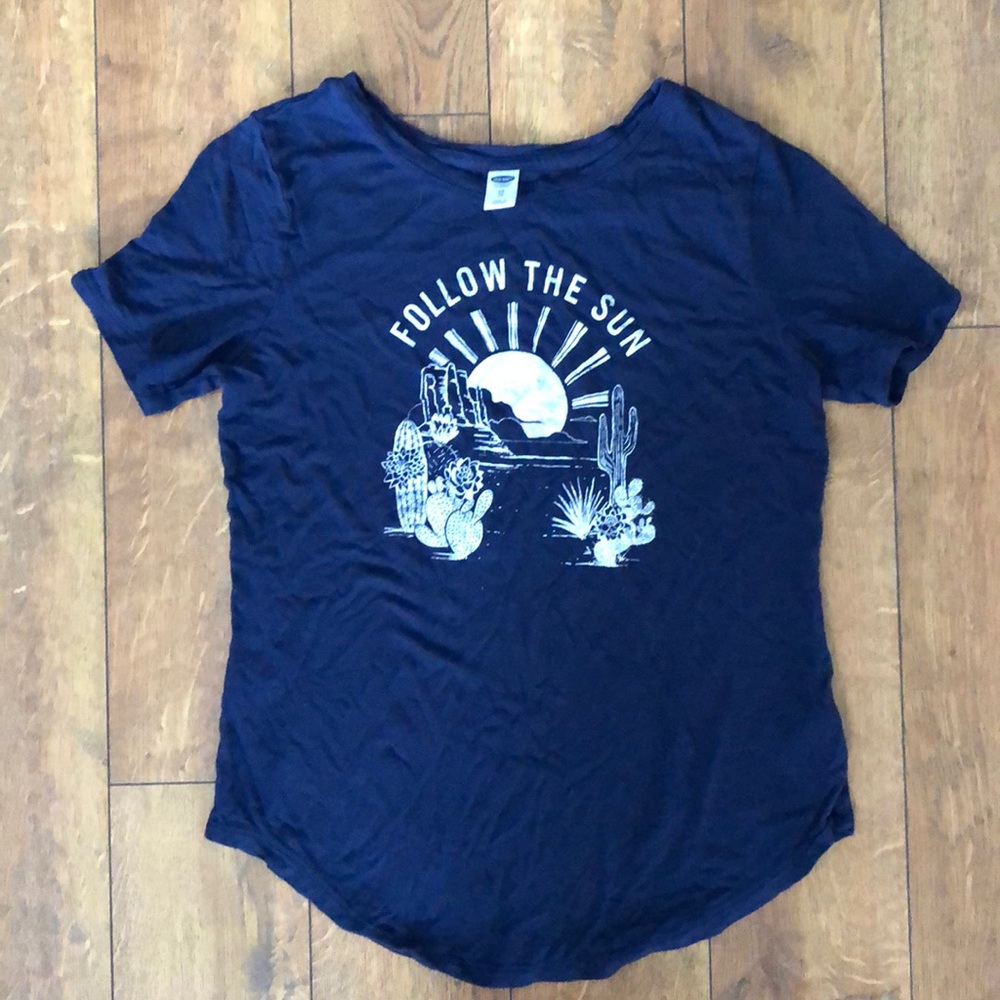 Blue Old Navy Desert Theme Soft T-Shirt